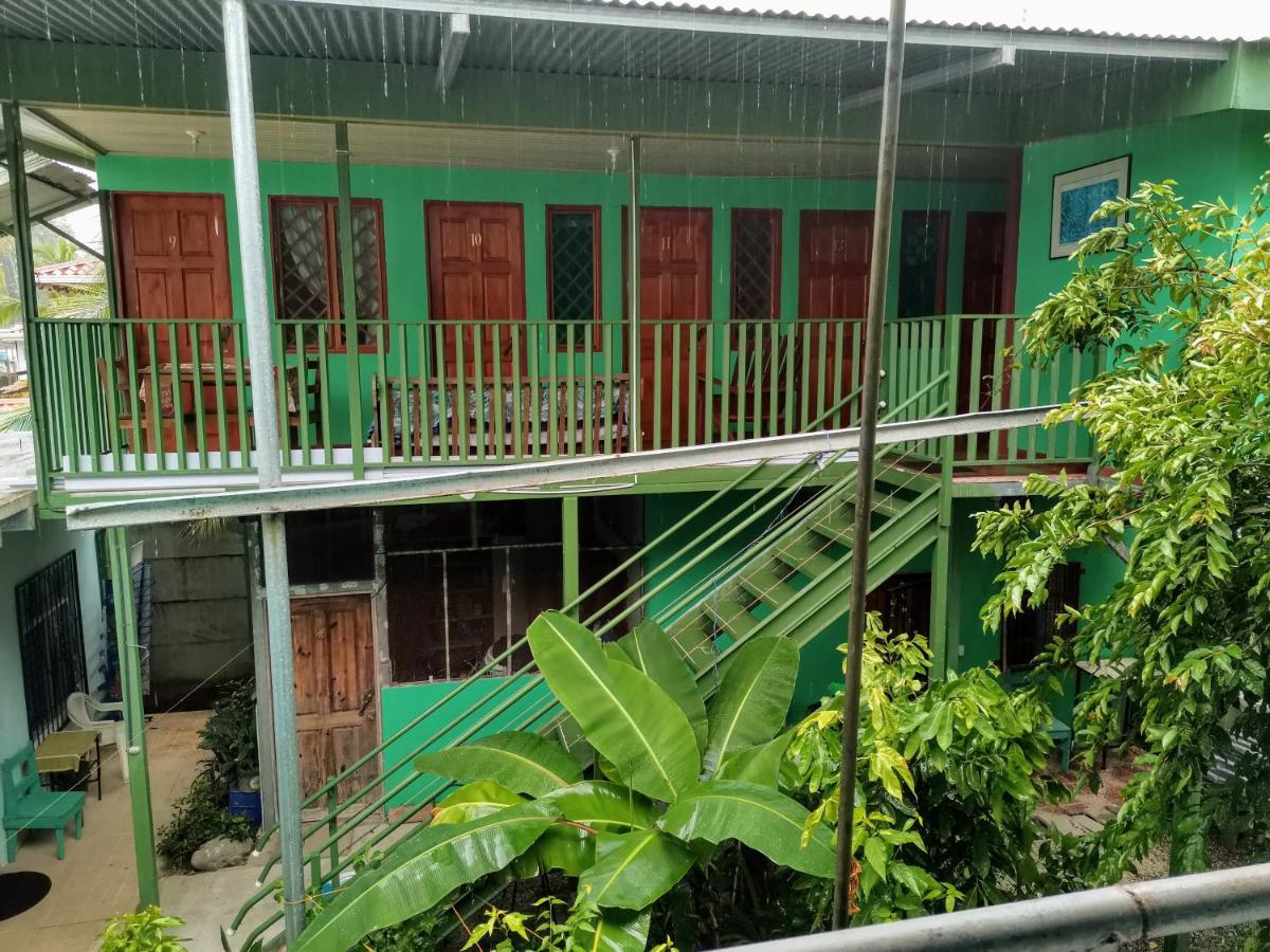 Cabinas Mitchaelle'S Puerto Viejo de Talamanca Екстер'єр фото