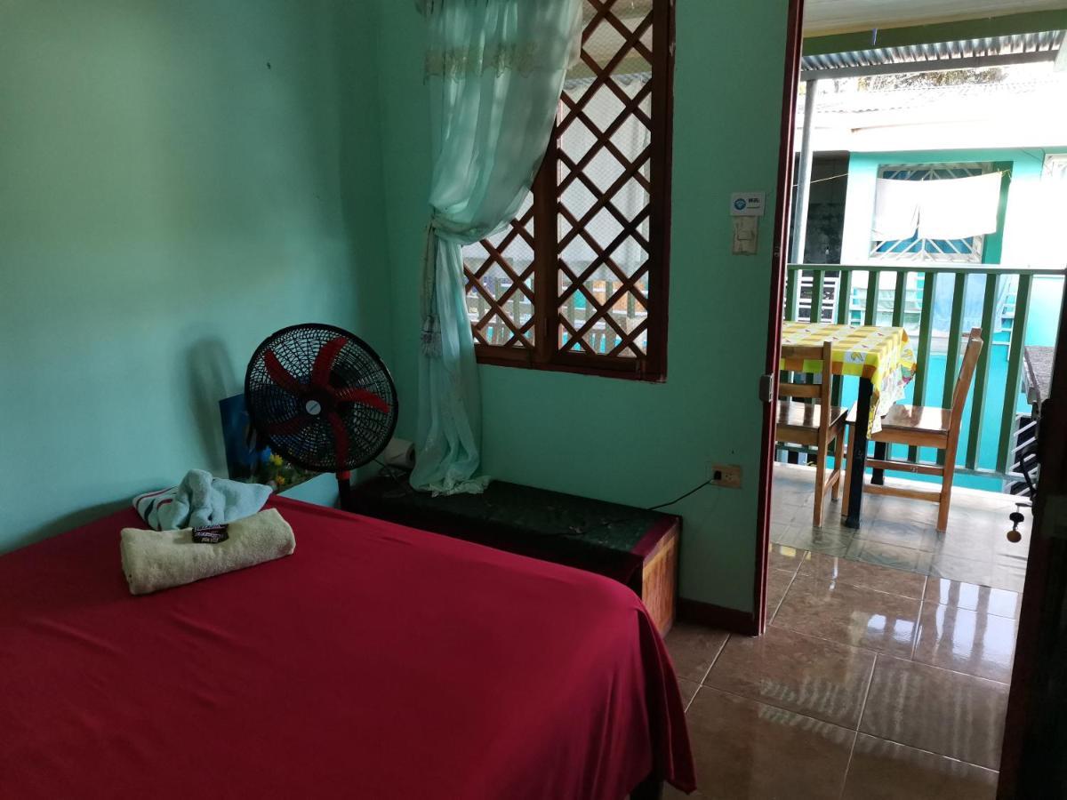 Cabinas Mitchaelle'S Puerto Viejo de Talamanca Екстер'єр фото