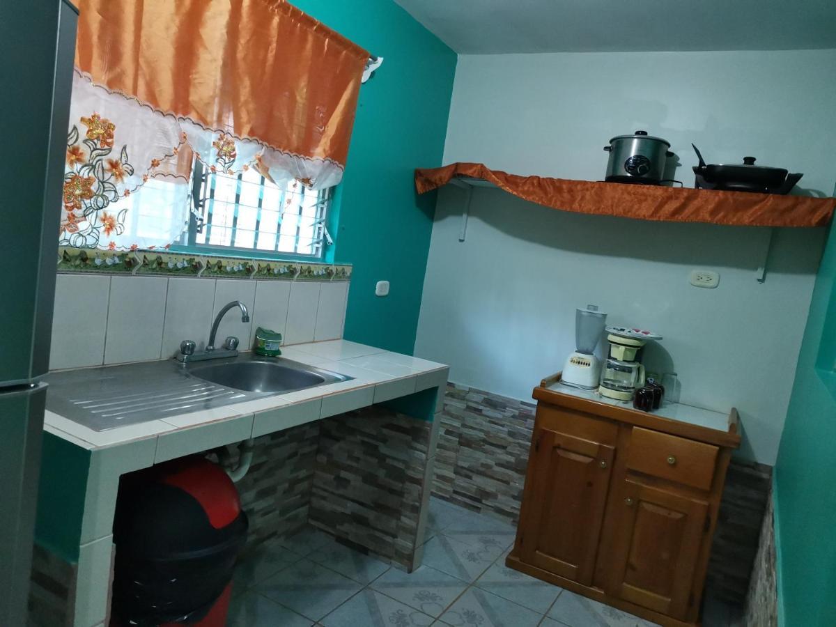 Cabinas Mitchaelle'S Puerto Viejo de Talamanca Екстер'єр фото