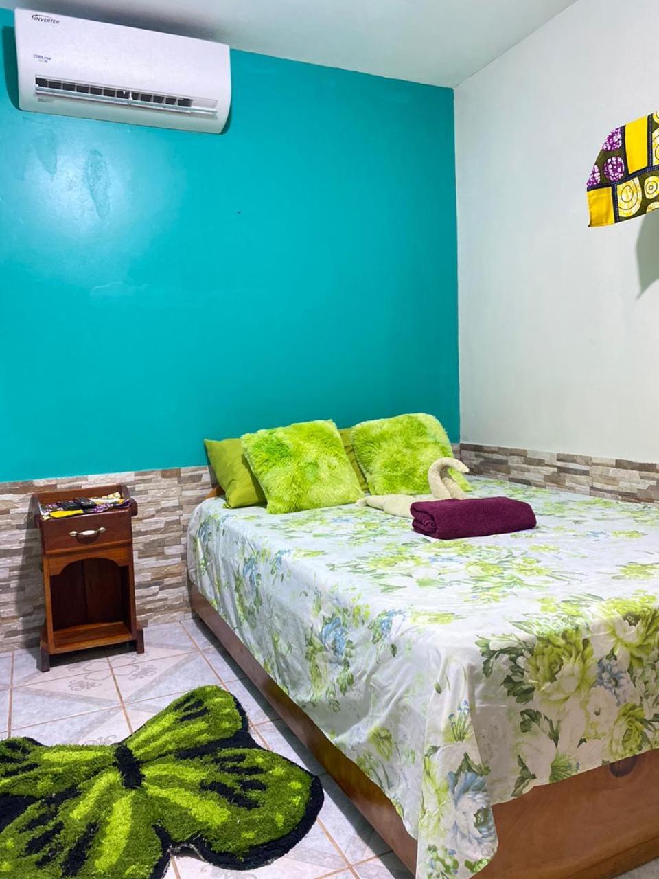 Cabinas Mitchaelle'S Puerto Viejo de Talamanca Екстер'єр фото